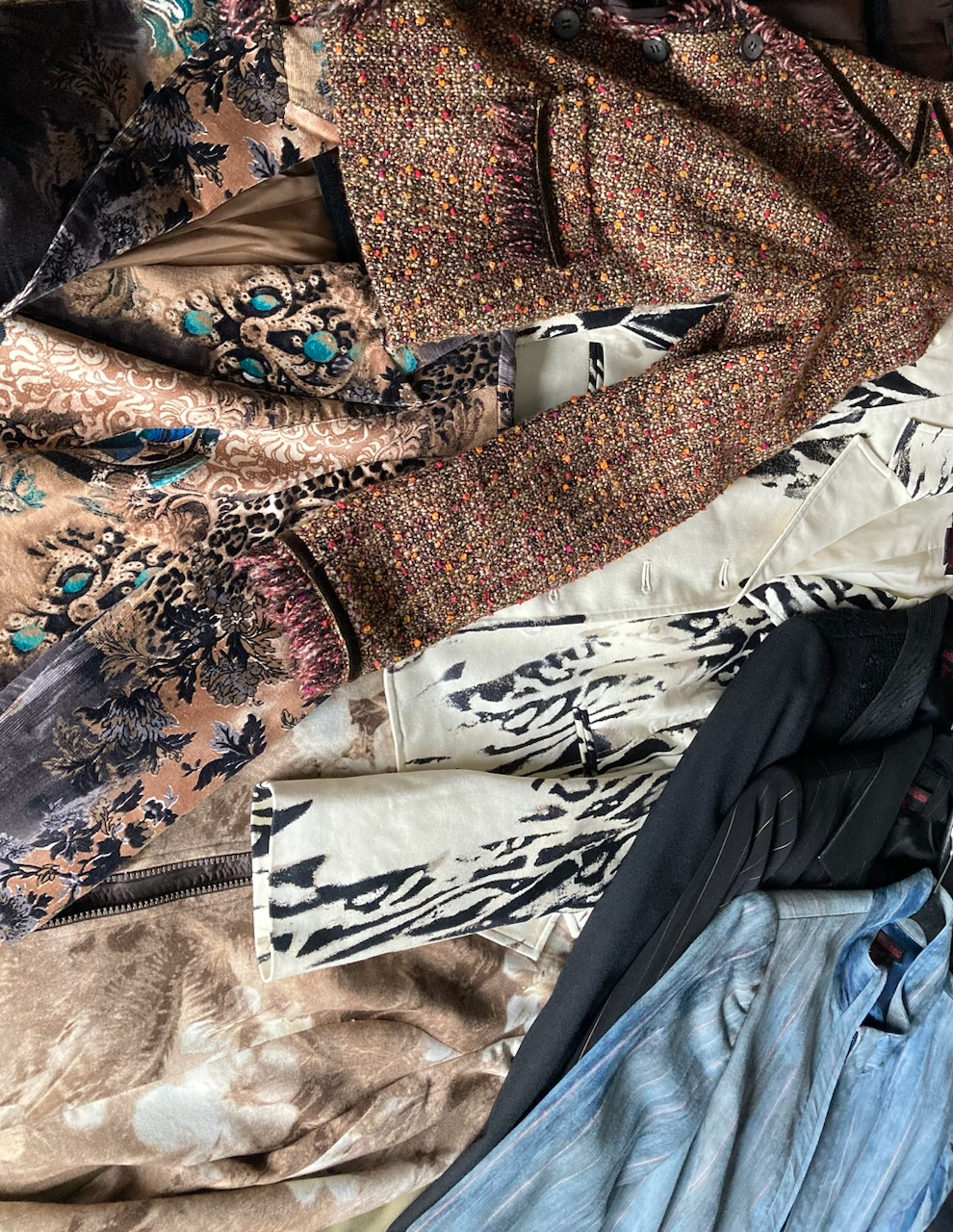 Simon Chang Iconic Designer Simon Chang would Love to hear from you